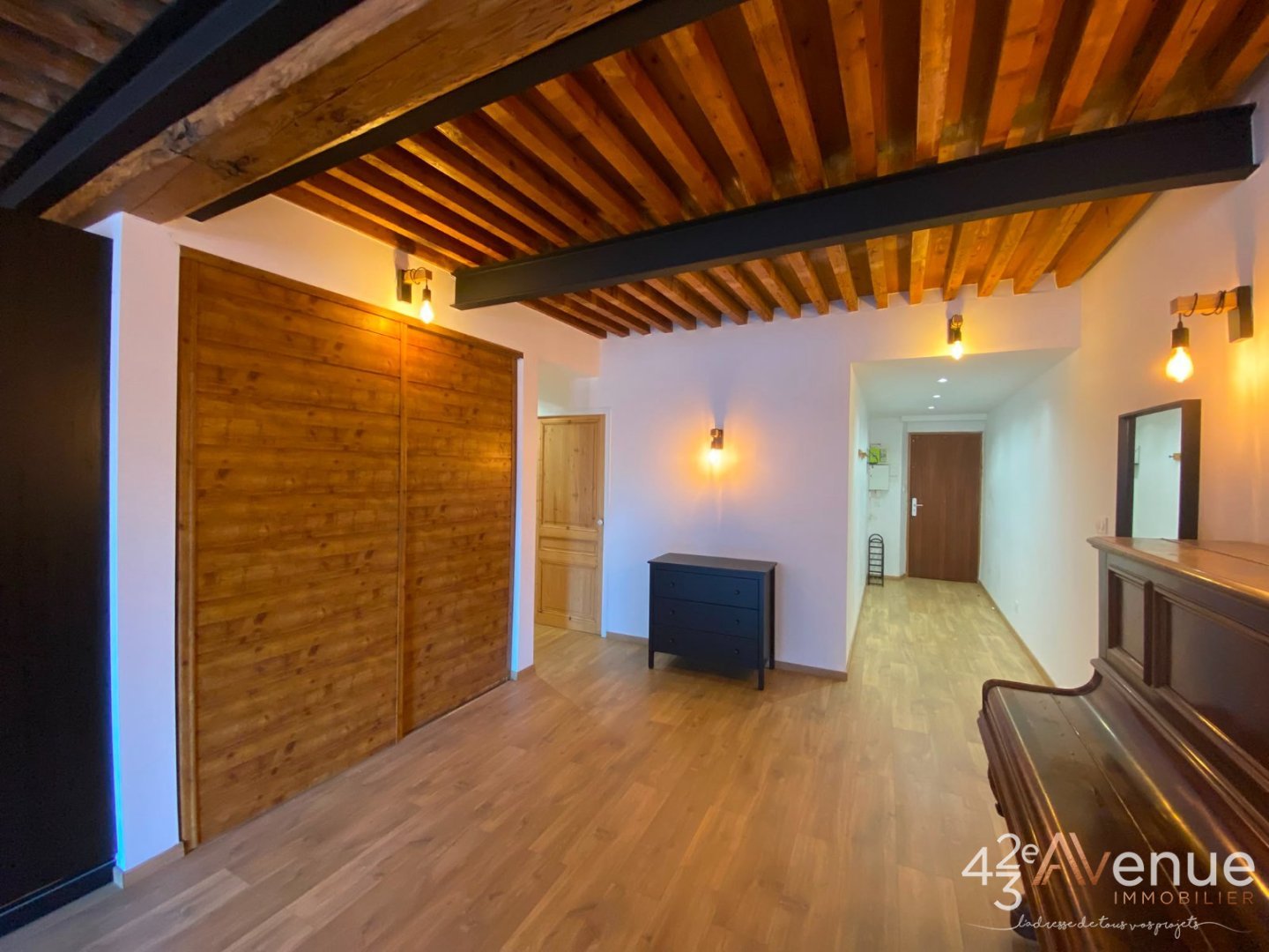 APPARTEMENT T3 A LOUER - ST ETIENNE CENTRE VILLE - 96.07 m2 - 840 &euro; charges comprises par mois