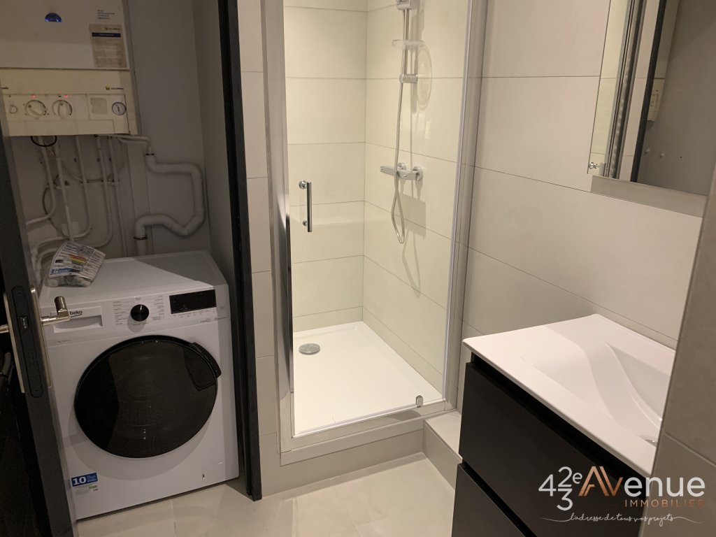 APPARTEMENT T3 - ST ETIENNE CENTRE-VILLE - 69.57 m2 - LOUÉ