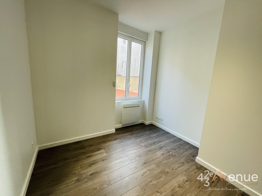 APPARTEMENT T3 - ST ETIENNE CENTRE VILLE - 77.25 m2 - LOU&Eacute;