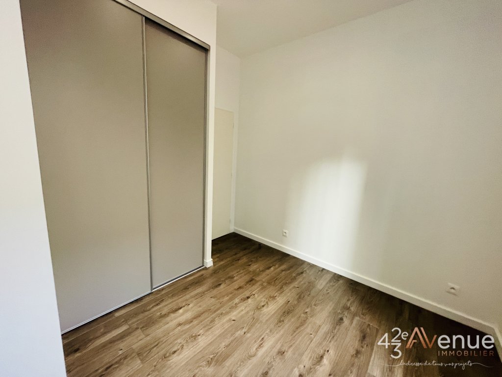 APPARTEMENT T3 - ST ETIENNE CENTRE VILLE - 77.25 m2 - LOU&Eacute;