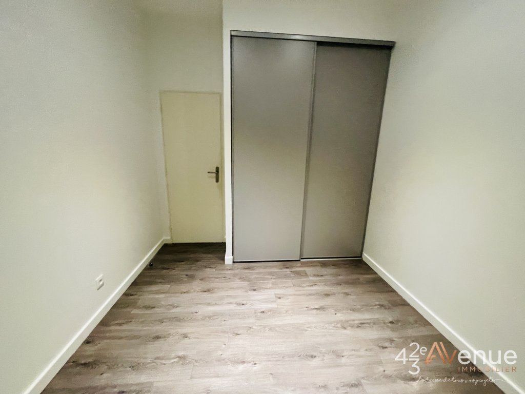 APPARTEMENT T3 - ST ETIENNE CENTRE VILLE - 77.25 m2 - LOU&Eacute;