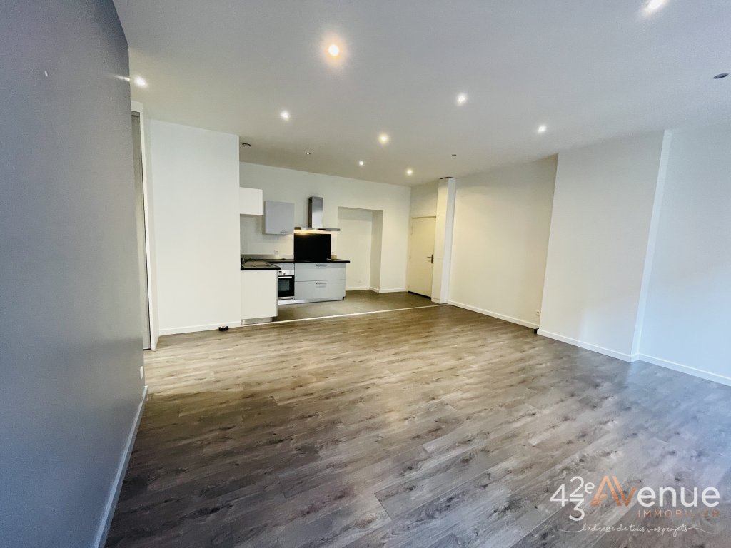 APPARTEMENT T3 - ST ETIENNE CENTRE VILLE - 77.25 m2 - LOU&Eacute;