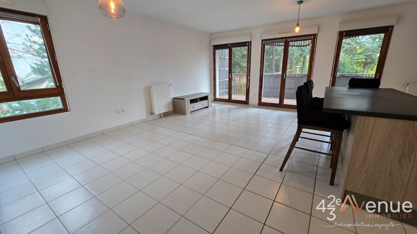 Appartement avec terrasse A LOUER - ST ETIENNE CITE DU DESIGN - 70.47 m2 - 770€ charges comprises par mois