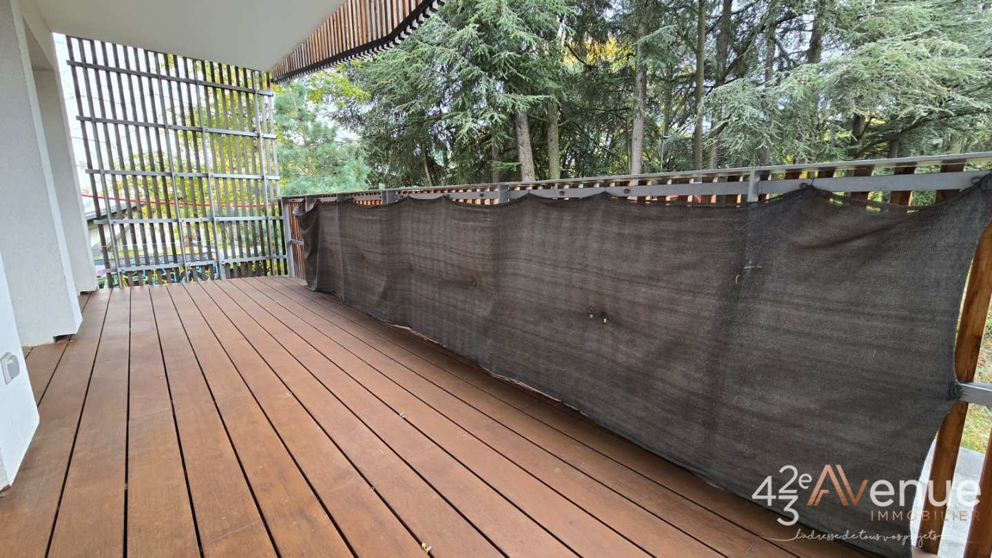 Appartement avec terrasse A LOUER - ST ETIENNE CITE DU DESIGN - 70.47 m2 - 770 € charges comprises par mois