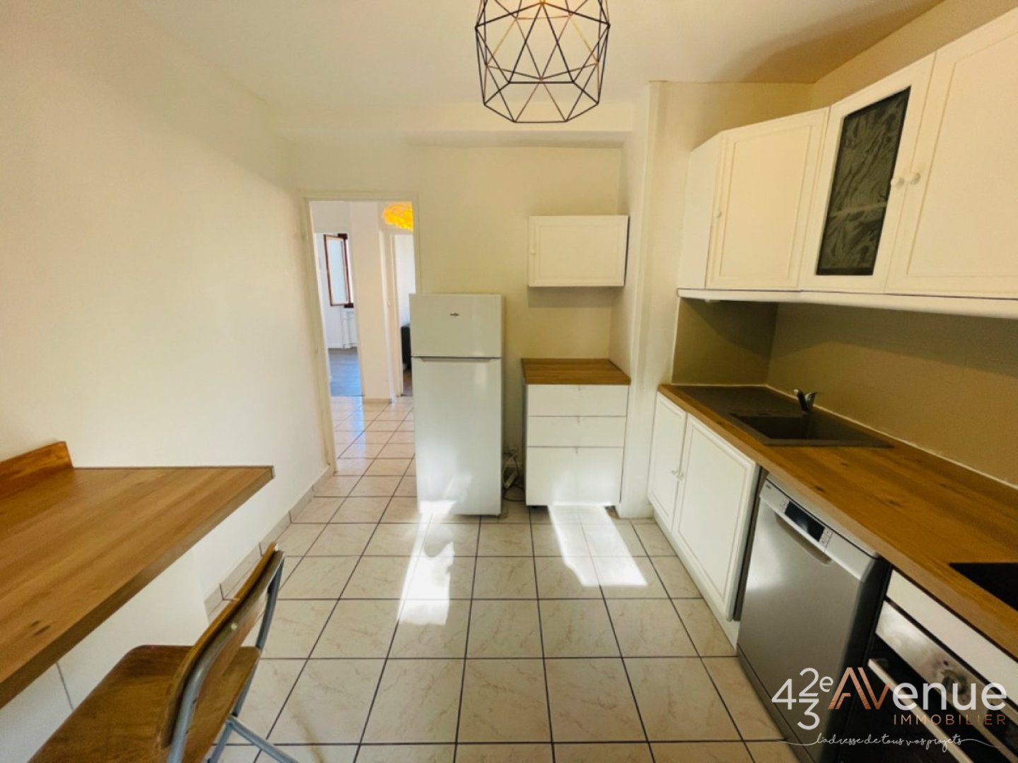 T3 - ST ETIENNE COLLINE DES PERES - 63.02 m2 - LOUÉ