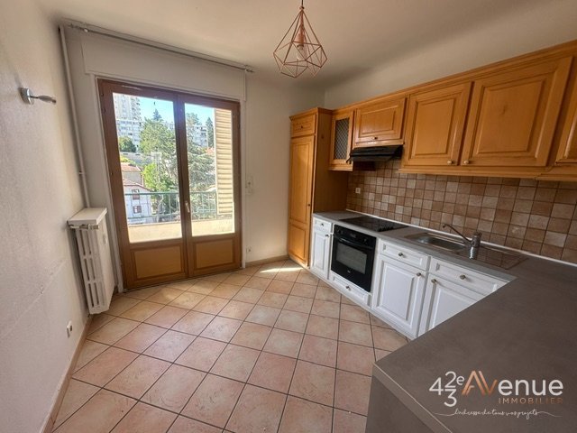 APPARTEMENT T3 A LOUER - ST ETIENNE COURS FAURIEL - 70.01 m2 - 830 &euro; charges comprises par mois