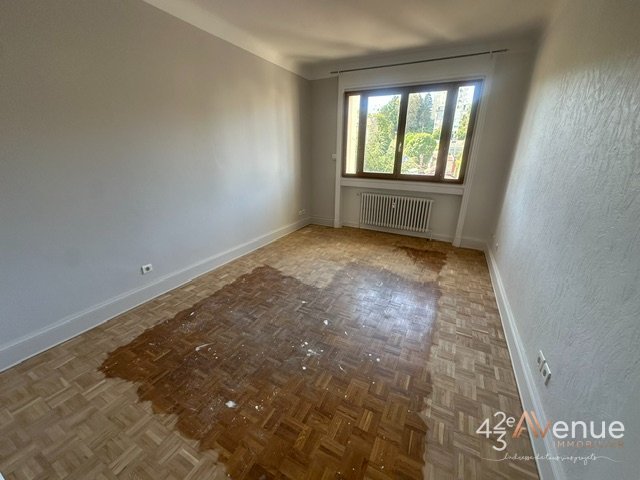 APPARTEMENT T3 A LOUER - ST ETIENNE COURS FAURIEL - 70.01 m2 - 830 &euro; charges comprises par mois