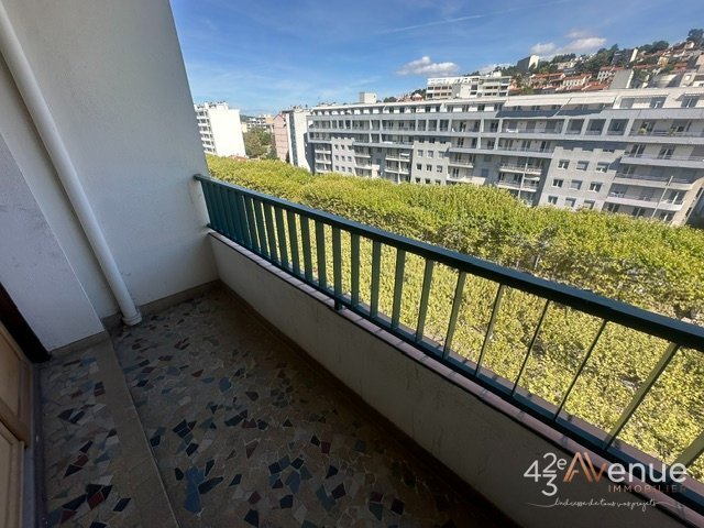 APPARTEMENT T3 A LOUER - ST ETIENNE COURS FAURIEL - 70.01 m2 - 830 &euro; charges comprises par mois