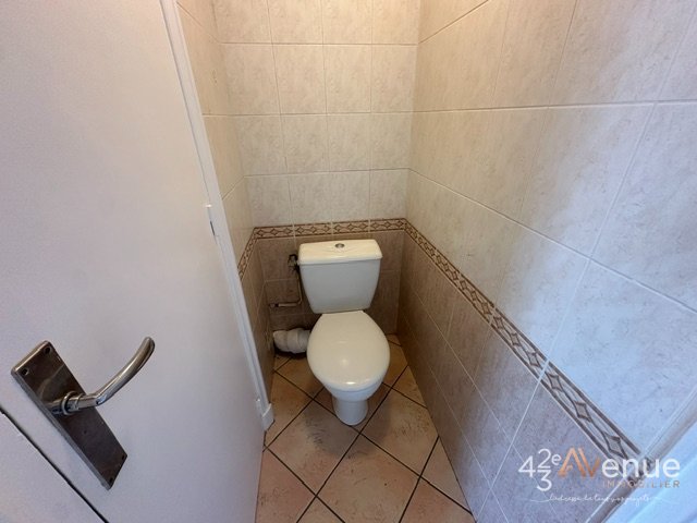 APPARTEMENT T3 A LOUER - ST ETIENNE COURS FAURIEL - 70.01 m2 - 830 &euro; charges comprises par mois