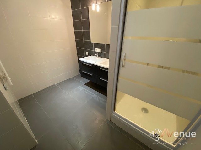 APPARTEMENT T3 A LOUER - ST ETIENNE DORIAN/PEUPLE - 83.79 m2 - 700 &euro; charges comprises par mois