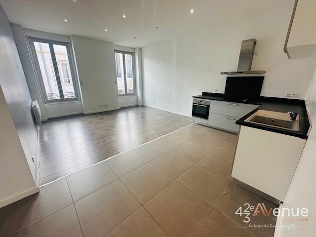 APPARTEMENT T3 A LOUER - ST ETIENNE DORIAN/PEUPLE - 74.41 m2 - 690 &euro; charges comprises par mois