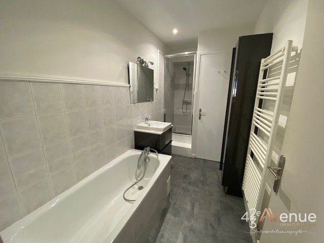 APPARTEMENT T3 - ST ETIENNE FACULTE   CENTRE DEUX - 86.2 m2 - LOUÉ