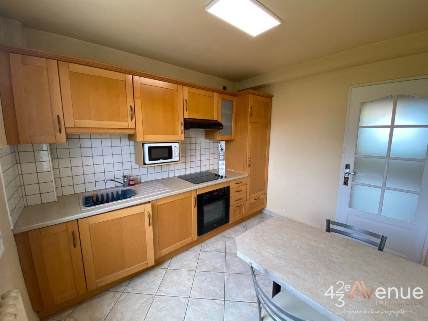 APPARTEMENT T3 A LOUER - ST ETIENNE FAURIEL - 66.57 m2 - 840 &euro; charges comprises par mois