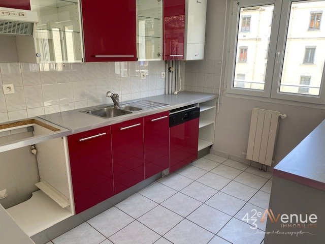 T3 en Duplex A LOUER - ST ETIENNE FAURIEL/ST ROCH - 81.08 m2 - 850�&euro; charges comprises par mois
