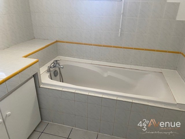 T3 en Duplex A LOUER - ST ETIENNE FAURIEL/ST ROCH - 81.08 m2 - 850�&euro; charges comprises par mois