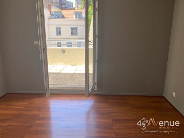 T3 en Duplex A LOUER - ST ETIENNE FAURIEL/ST ROCH - 81.08 m2 - 850�&euro; charges comprises par mois