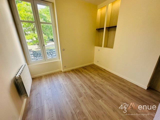 APPARTEMENT T3 A LOUER - ST ETIENNE FAURIEL/VILLEBOEUF - 46.86 m2 - 670 &euro; charges comprises par mois