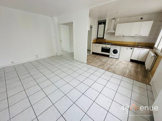 APPARTEMENT T3 A LOUER - ST ETIENNE FAURIEL/VIVARAIZE - 53.83 m2 - 515 &euro; charges comprises par mois