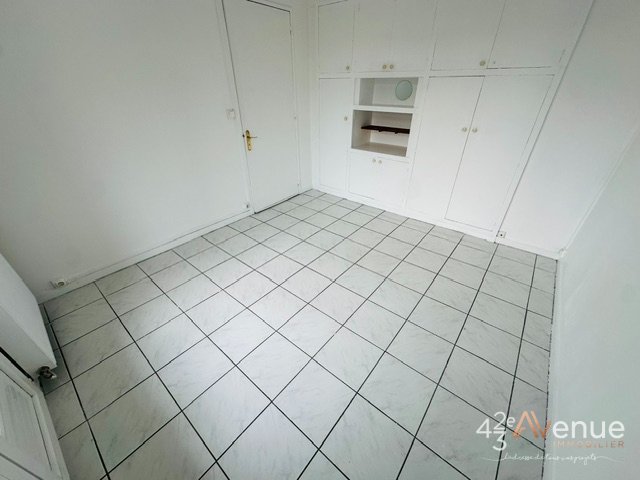 APPARTEMENT T3 A LOUER - ST ETIENNE FAURIEL/VIVARAIZE - 53.83 m2 - 515 &euro; charges comprises par mois