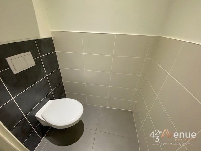 Grand 3 pièces A LOUER - ST ETIENNE Hyper Centre/Dorian/Peuple - 82.82 m2 - 700 &euro; charges comprises par mois