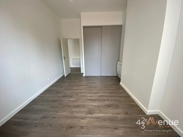 Grand 3 pièces A LOUER - ST ETIENNE Hyper Centre/Dorian/Peuple - 82.82 m2 - 700 &euro; charges comprises par mois