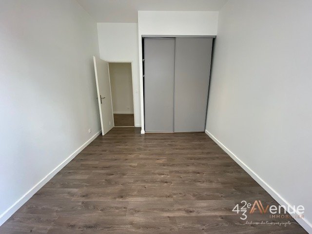 Grand 3 pièces A LOUER - ST ETIENNE Hyper Centre/Dorian/Peuple - 82.82 m2 - 700 &euro; charges comprises par mois