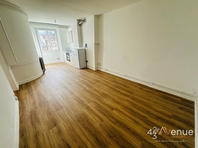 APPARTEMENT T3 A LOUER - ST ETIENNE HYPER CENTRE/PLACE GRENETTE - 57.86 m2 - 545�&euro; charges comprises par mois