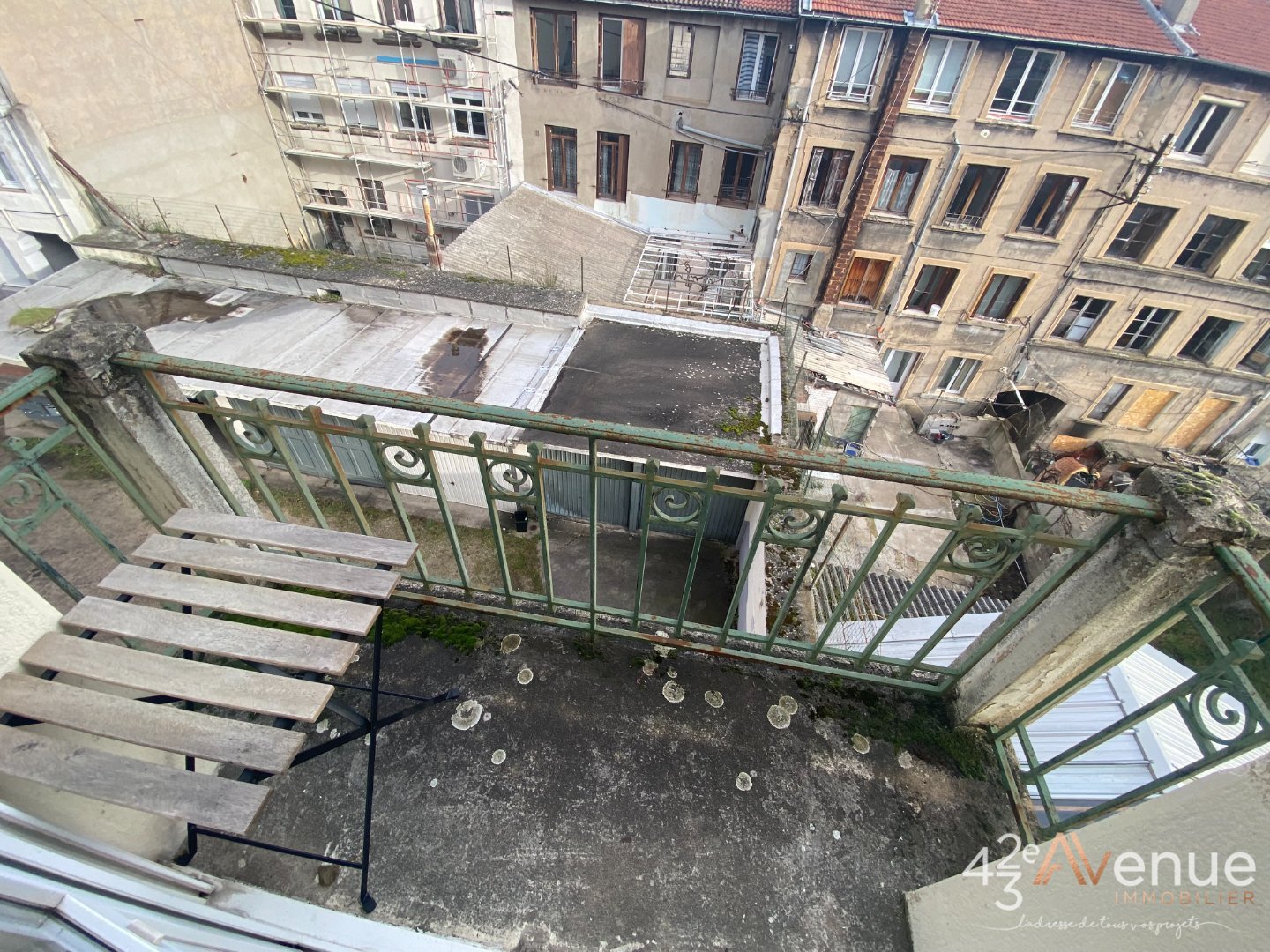 APPARTEMENT T3 - ST ETIENNE JACQUARD - 75.81 m2 - LOU&Eacute;