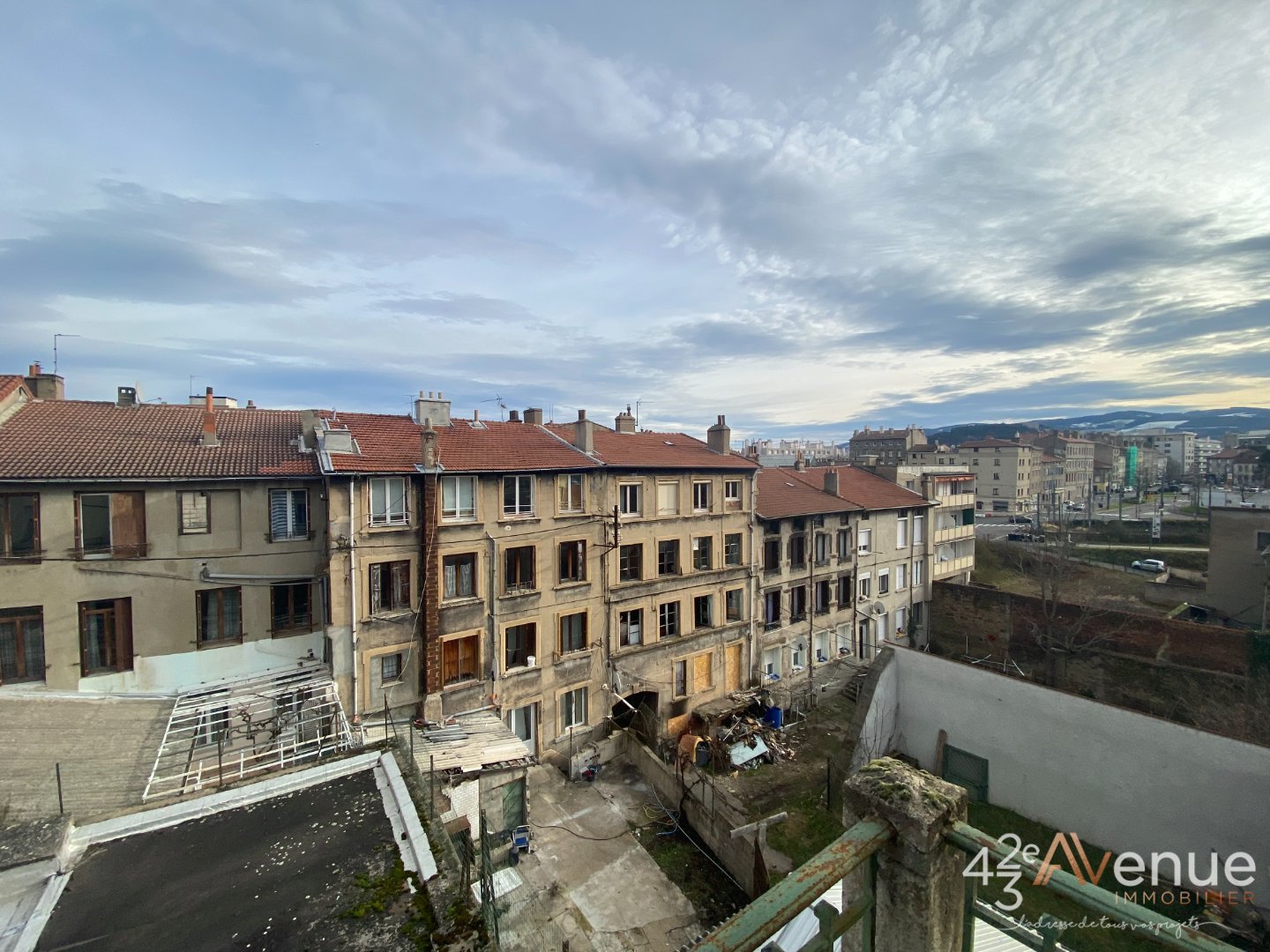 APPARTEMENT T3 - ST ETIENNE JACQUARD - 75.81 m2 - LOU&Eacute;