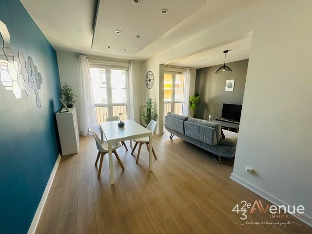 3 Pièces Meublé A LOUER - ST ETIENNE JEAN JAURES/JACQUARD - 85.35 m2 - 820 &euro; charges comprises par mois