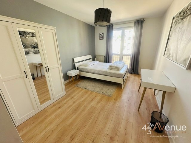 3 Pièces Meublé A LOUER - ST ETIENNE JEAN JAURES/JACQUARD - 85.35 m2 - 820 &euro; charges comprises par mois