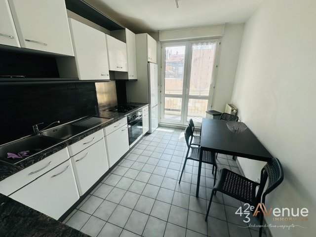 3 Pièces Meublé A LOUER - ST ETIENNE JEAN JAURES/JACQUARD - 85.35 m2 - 820 &euro; charges comprises par mois