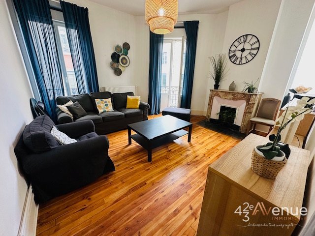 APPARTEMENT T3 A LOUER - ST ETIENNE JEAN JAURES - 73.16 m2 - 725 &euro; charges comprises par mois