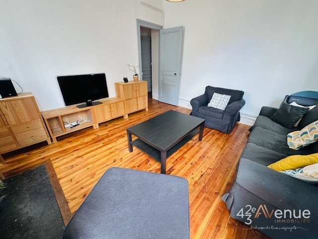 APPARTEMENT T3 A LOUER - ST ETIENNE JEAN JAURES - 73.16 m2 - 725 &euro; charges comprises par mois