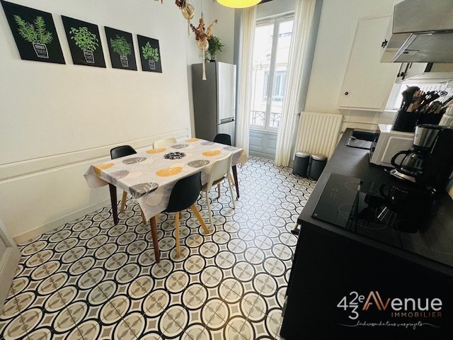APPARTEMENT T3 A LOUER - ST ETIENNE JEAN JAURES - 73.16 m2 - 725 &euro; charges comprises par mois