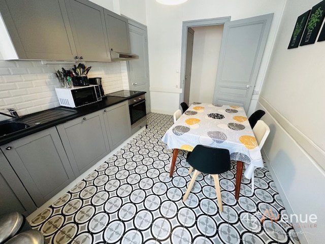 APPARTEMENT T3 A LOUER - ST ETIENNE JEAN JAURES - 73.16 m2 - 725 &euro; charges comprises par mois