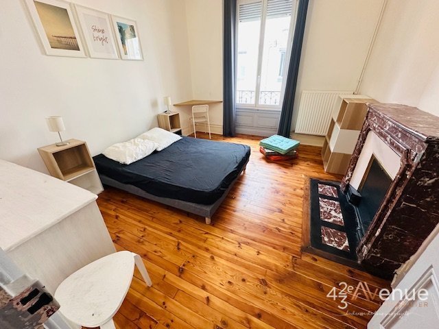 APPARTEMENT T3 A LOUER - ST ETIENNE JEAN JAURES - 73.16 m2 - 725 &euro; charges comprises par mois