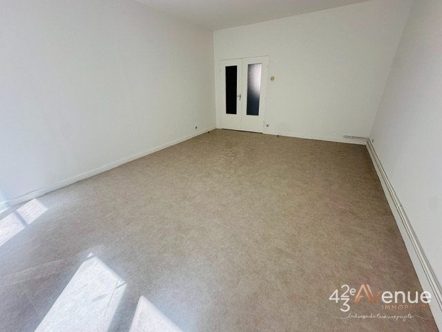 APPARTEMENT T3 A LOUER - ST ETIENNE JEAN JAURES - 74.85 m2 - 565 &euro; charges comprises par mois