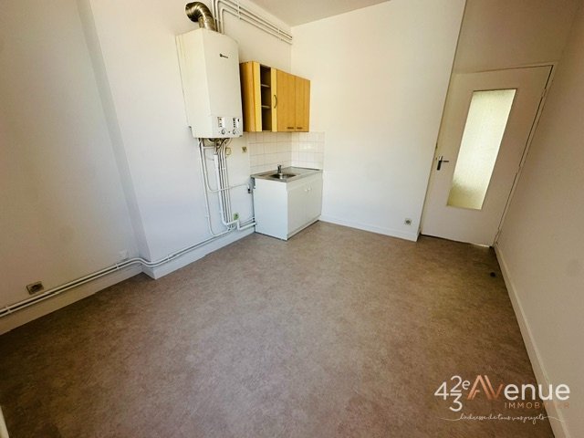 APPARTEMENT T3 A LOUER - ST ETIENNE JEAN JAURES - 74.85 m2 - 565 &euro; charges comprises par mois