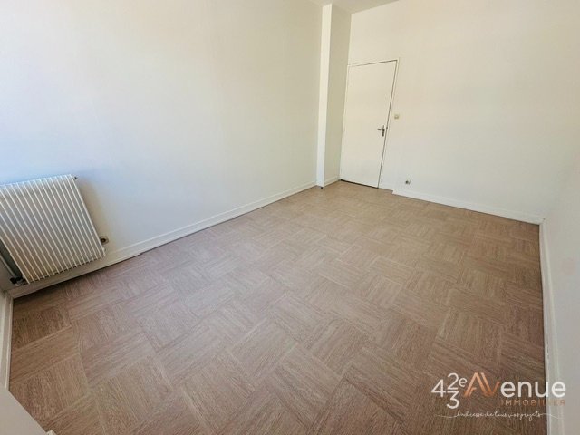 APPARTEMENT T3 A LOUER - ST ETIENNE JEAN JAURES - 74.85 m2 - 565 &euro; charges comprises par mois