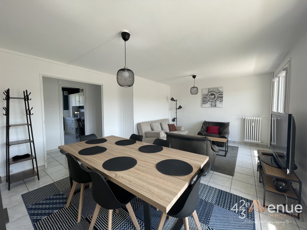 APPARTEMENT T3 - ST ETIENNE LE ROND POINT - 65.87 m2 - LOU&Eacute;