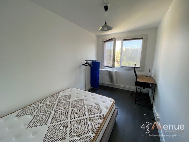 APPARTEMENT T3 - ST ETIENNE LE ROND POINT - 65.87 m2 - LOU&Eacute;
