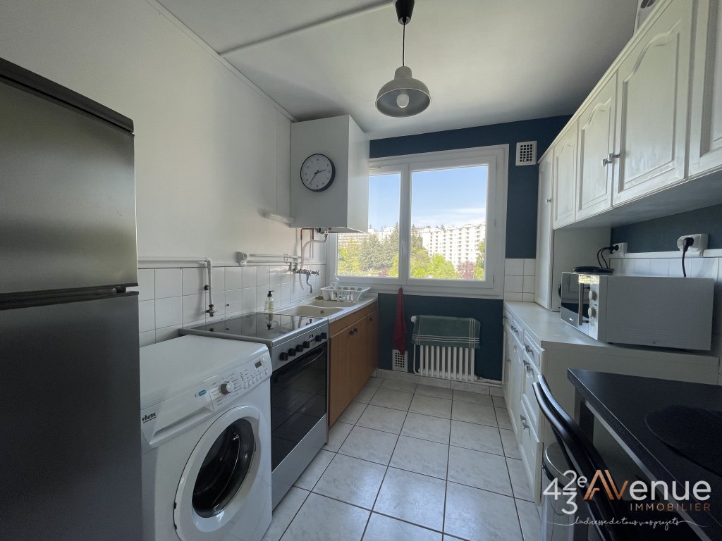 APPARTEMENT T3 - ST ETIENNE LE ROND POINT - 65.87 m2 - LOU&Eacute;