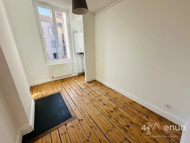 APPARTEMENT T3 A LOUER - ST ETIENNE LES HALLES/URSULES - 86.47 m2 - 750 &euro; charges comprises par mois