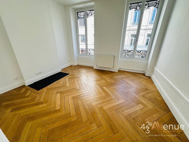 APPARTEMENT T3 A LOUER - ST ETIENNE LES HALLES/URSULES - 86.47 m2 - 750 &euro; charges comprises par mois