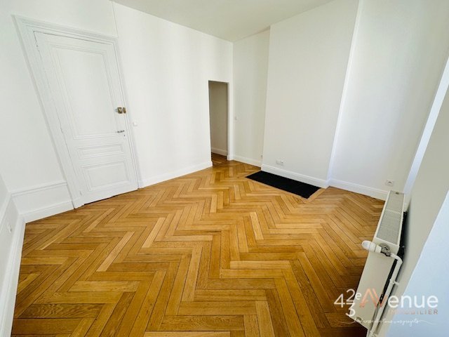 APPARTEMENT T3 A LOUER - ST ETIENNE LES HALLES/URSULES - 86.47 m2 - 750 &euro; charges comprises par mois