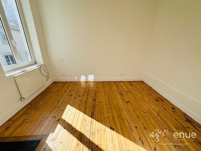 APPARTEMENT T3 A LOUER - ST ETIENNE LES HALLES/URSULES - 86.47 m2 - 750 &euro; charges comprises par mois