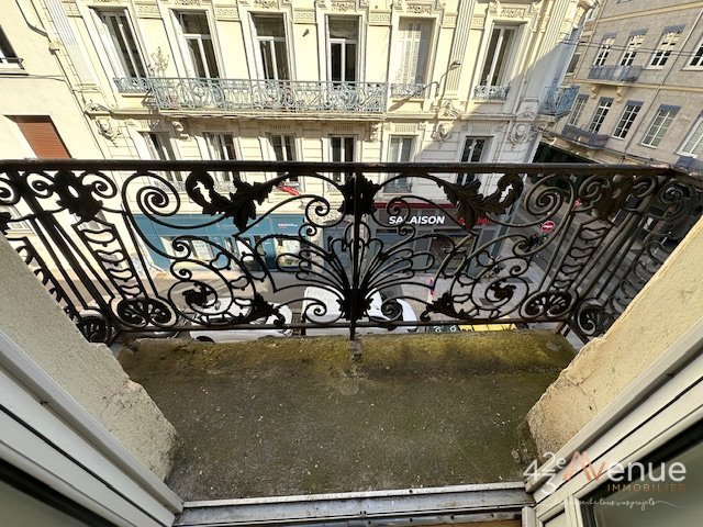APPARTEMENT T3 A LOUER - ST ETIENNE LES HALLES/URSULES - 86.47 m2 - 750 &euro; charges comprises par mois
