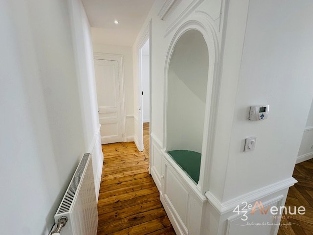 APPARTEMENT T3 A LOUER - ST ETIENNE LES HALLES/URSULES - 86.47 m2 - 750 &euro; charges comprises par mois
