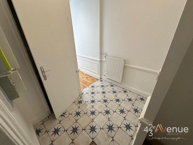 APPARTEMENT T3 A LOUER - ST ETIENNE LES HALLES/URSULES - 86.47 m2 - 750 &euro; charges comprises par mois